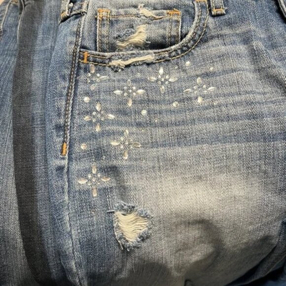 Womens Hollister jeans worn once destroyed and has rhinestones designed under th - Picture 6 of 10